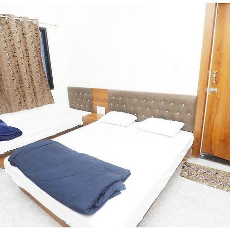 Premium Hotel Ujjain - G A R I M A - Near Mahakal Temple And Rivar - Railway Station - Hygiene & Spacious Room - With Wifi- And Parking Facilities - Best Hotel In 우자인 외부 사진