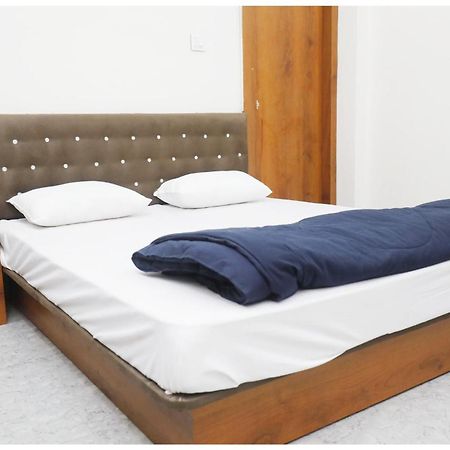Premium Hotel Ujjain - G A R I M A - Near Mahakal Temple And Rivar - Railway Station - Hygiene & Spacious Room - With Wifi- And Parking Facilities - Best Hotel In 우자인 외부 사진