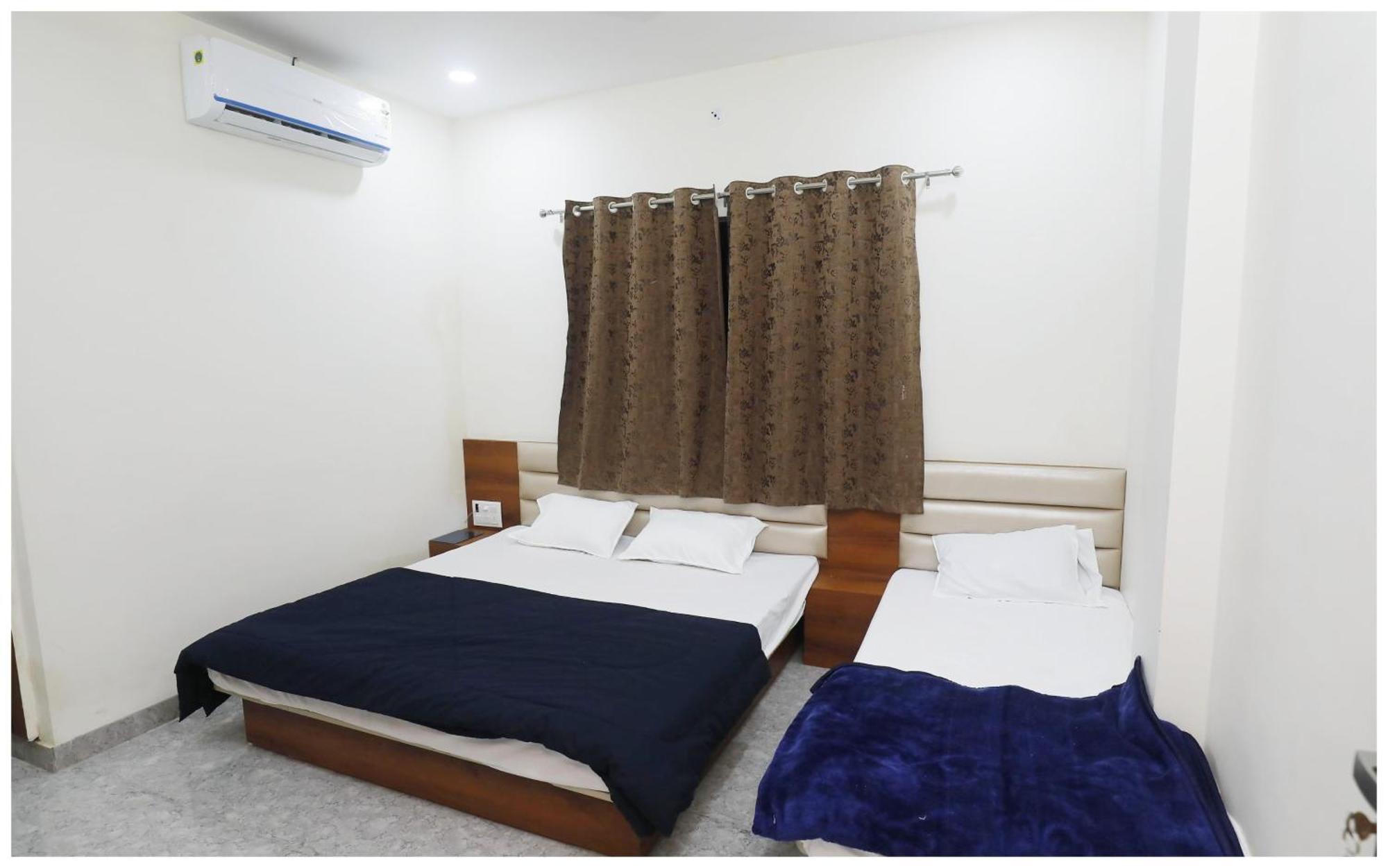 Premium Hotel Ujjain - G A R I M A - Near Mahakal Temple And Rivar - Railway Station - Hygiene & Spacious Room - With Wifi- And Parking Facilities - Best Hotel In 우자인 외부 사진