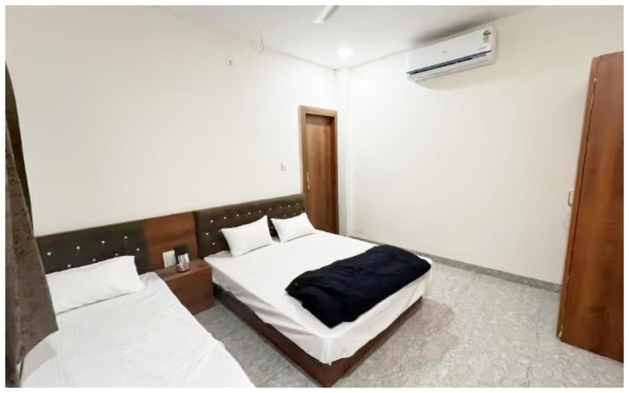 Premium Hotel Ujjain - G A R I M A - Near Mahakal Temple And Rivar - Railway Station - Hygiene & Spacious Room - With Wifi- And Parking Facilities - Best Hotel In 우자인 외부 사진