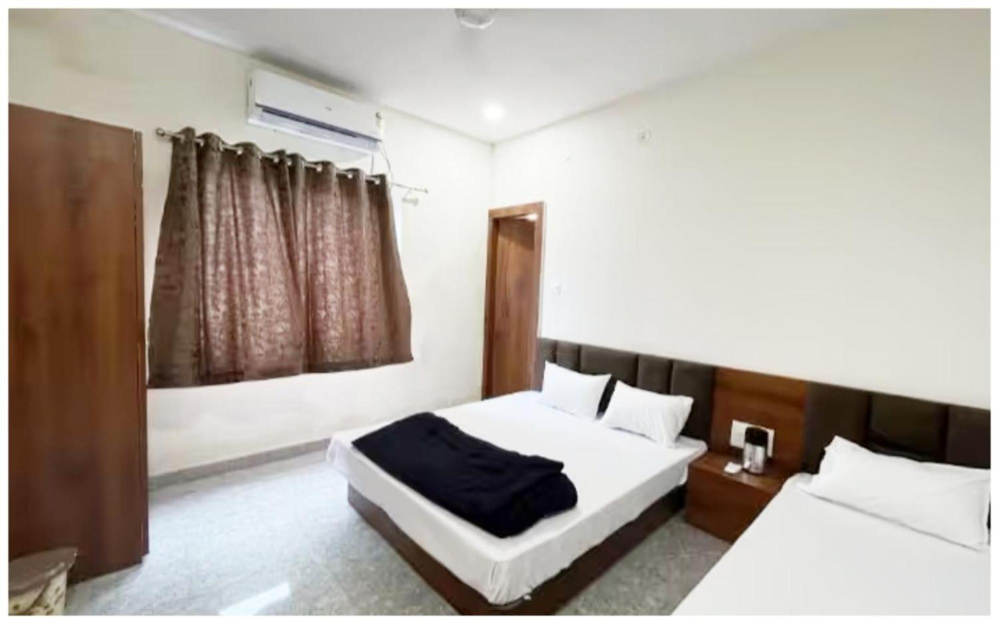 Premium Hotel Ujjain - G A R I M A - Near Mahakal Temple And Rivar - Railway Station - Hygiene & Spacious Room - With Wifi- And Parking Facilities - Best Hotel In 우자인 외부 사진