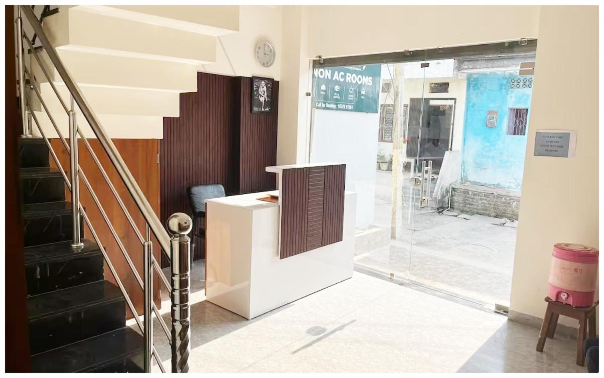 Premium Hotel Ujjain - G A R I M A - Near Mahakal Temple And Rivar - Railway Station - Hygiene & Spacious Room - With Wifi- And Parking Facilities - Best Hotel In 우자인 외부 사진