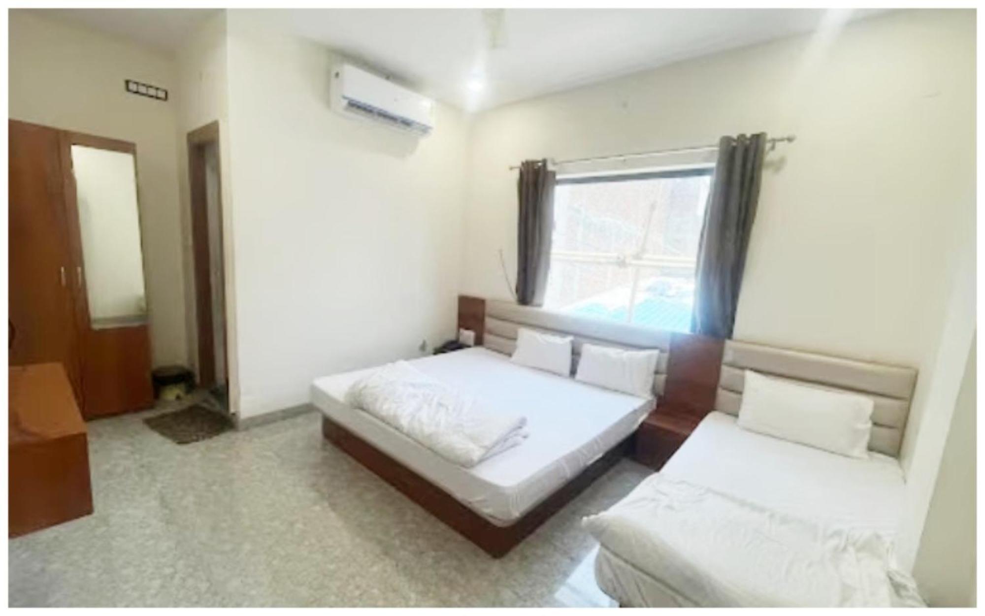 Premium Hotel Ujjain - G A R I M A - Near Mahakal Temple And Rivar - Railway Station - Hygiene & Spacious Room - With Wifi- And Parking Facilities - Best Hotel In 우자인 외부 사진